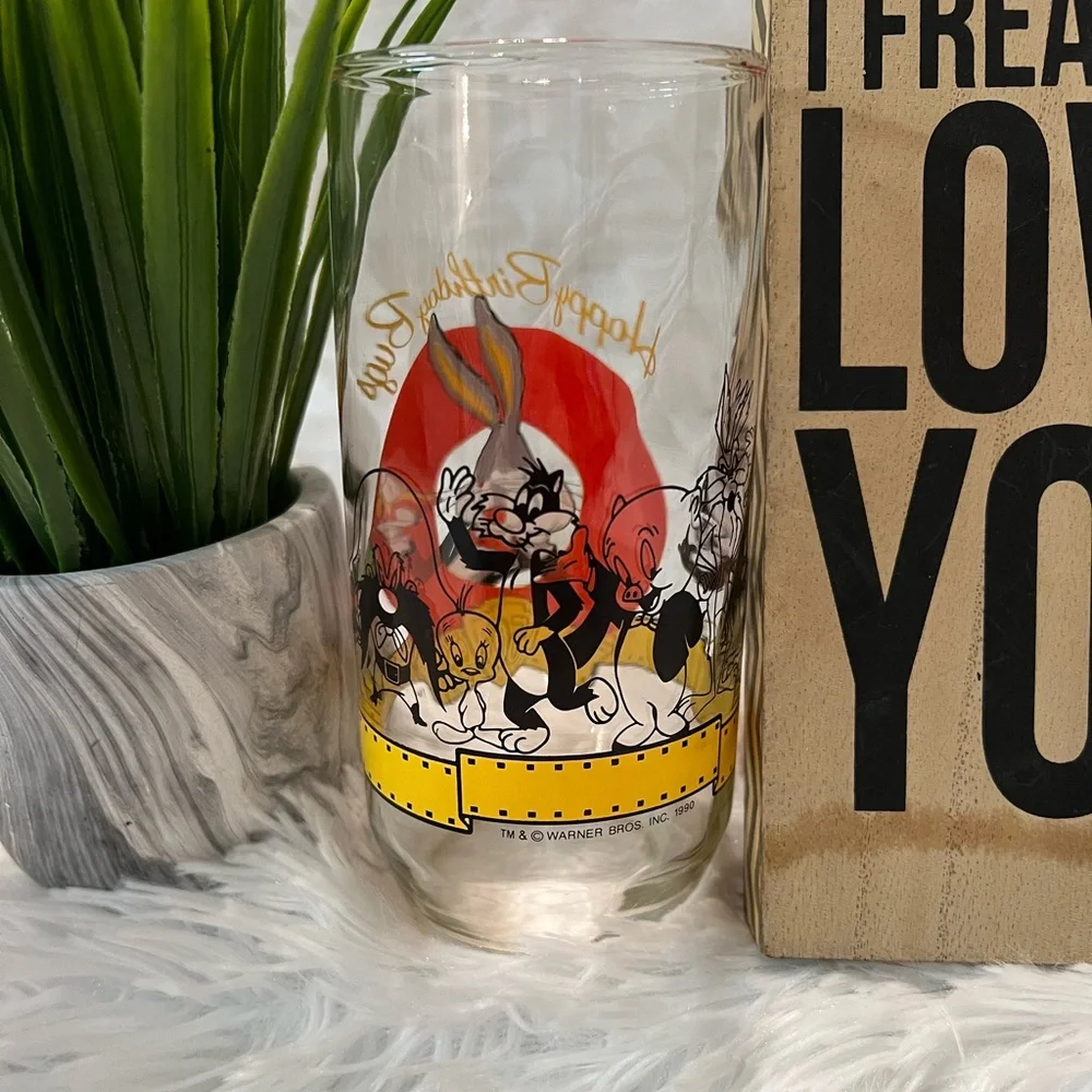 Vintage Warner Bros. Looney Tunes Happy Birthday Bugs Bunny Drinking Glass 1990